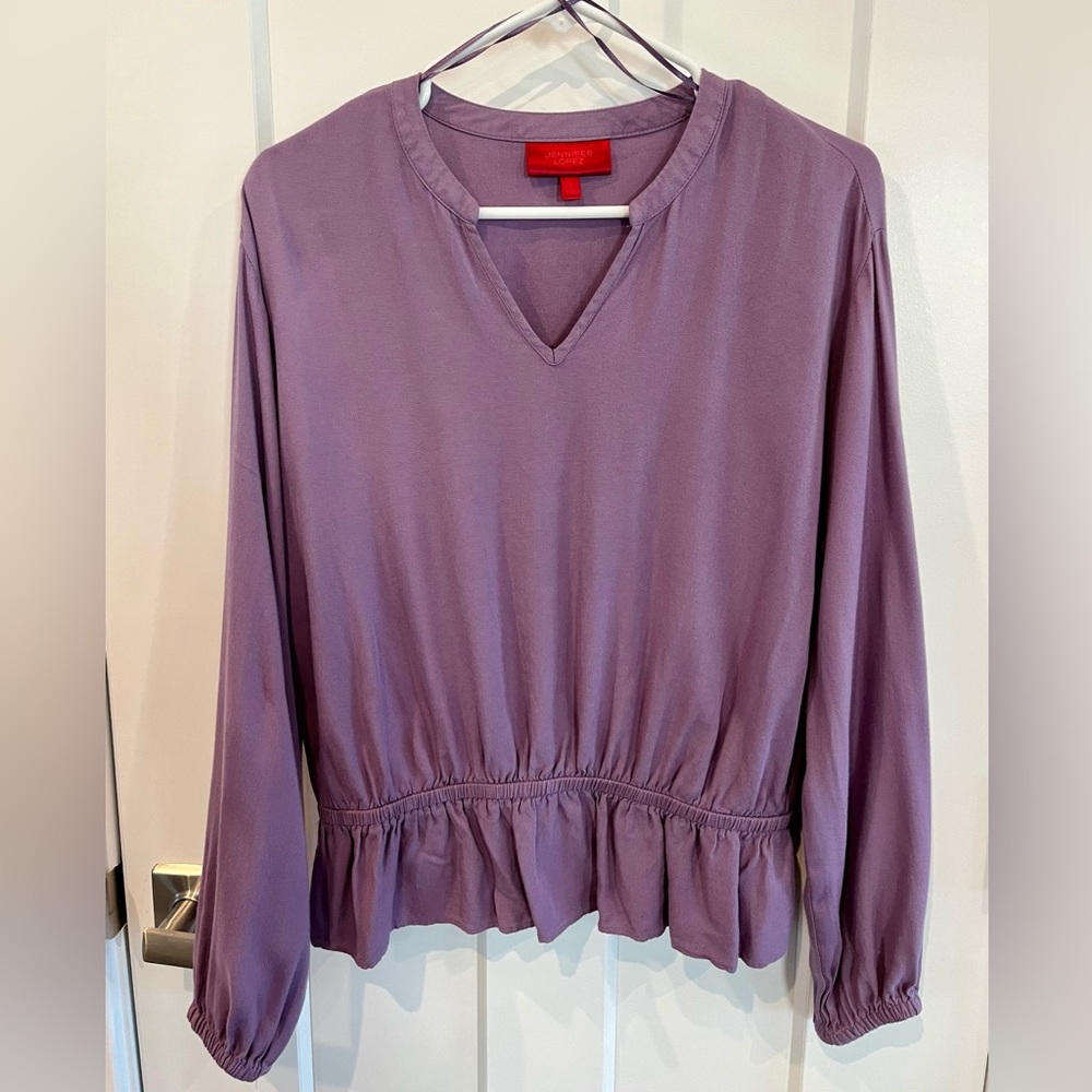 Beautiful Jennifer Lopez V neck blouse